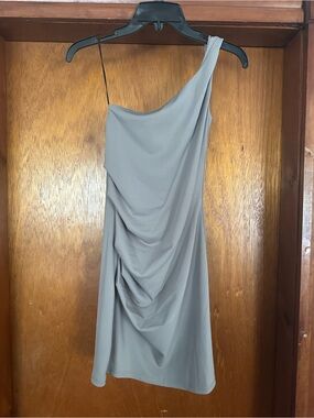 Divided One-Shoulder Draped Dress in Light Grey
